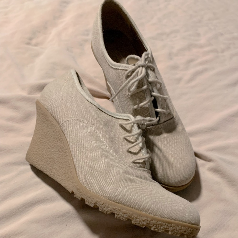 Cooperative Wedge Heel